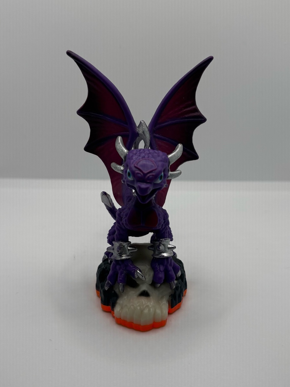 2/20$ 🐮 Skylanders Giants Cynder Action Figure Purple Dragon Orange Base